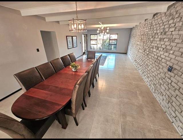 5 BEDROOM HOUSE FOR SALE IN STILBAAI-WES